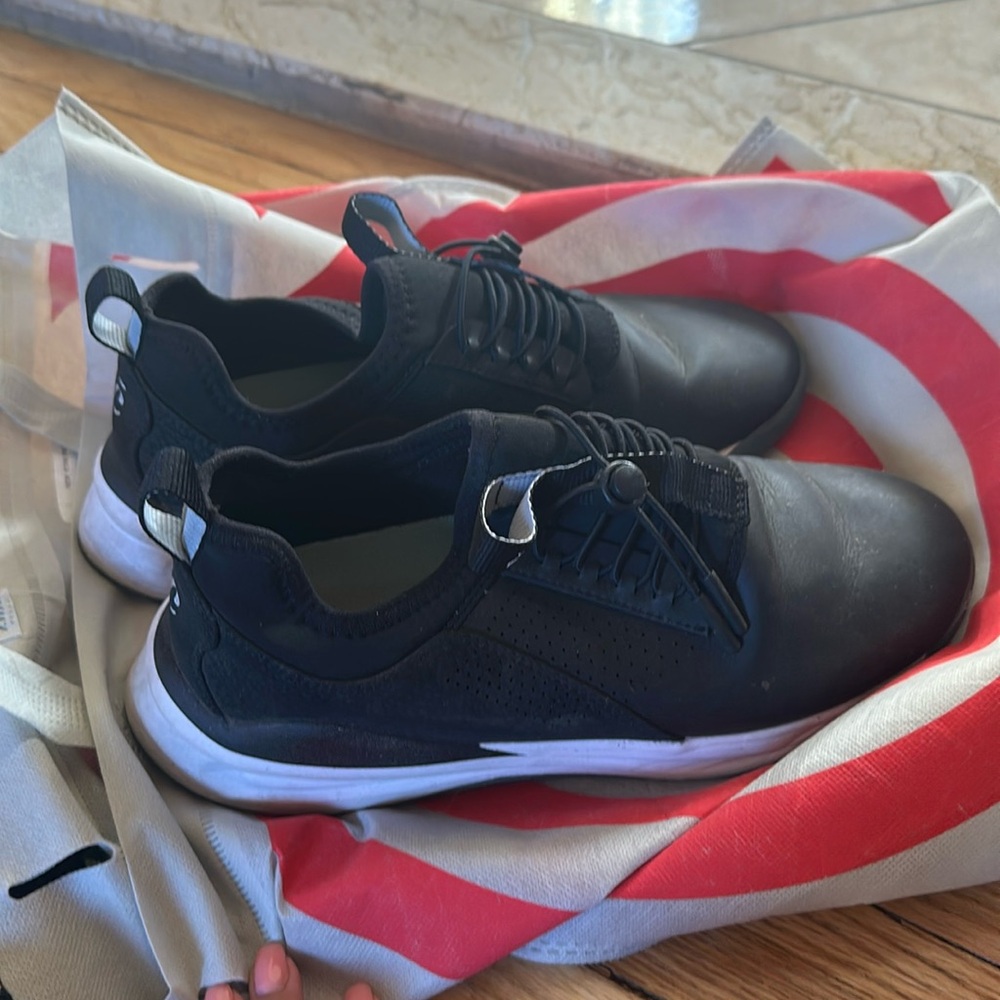 CLOVE nursing shoes